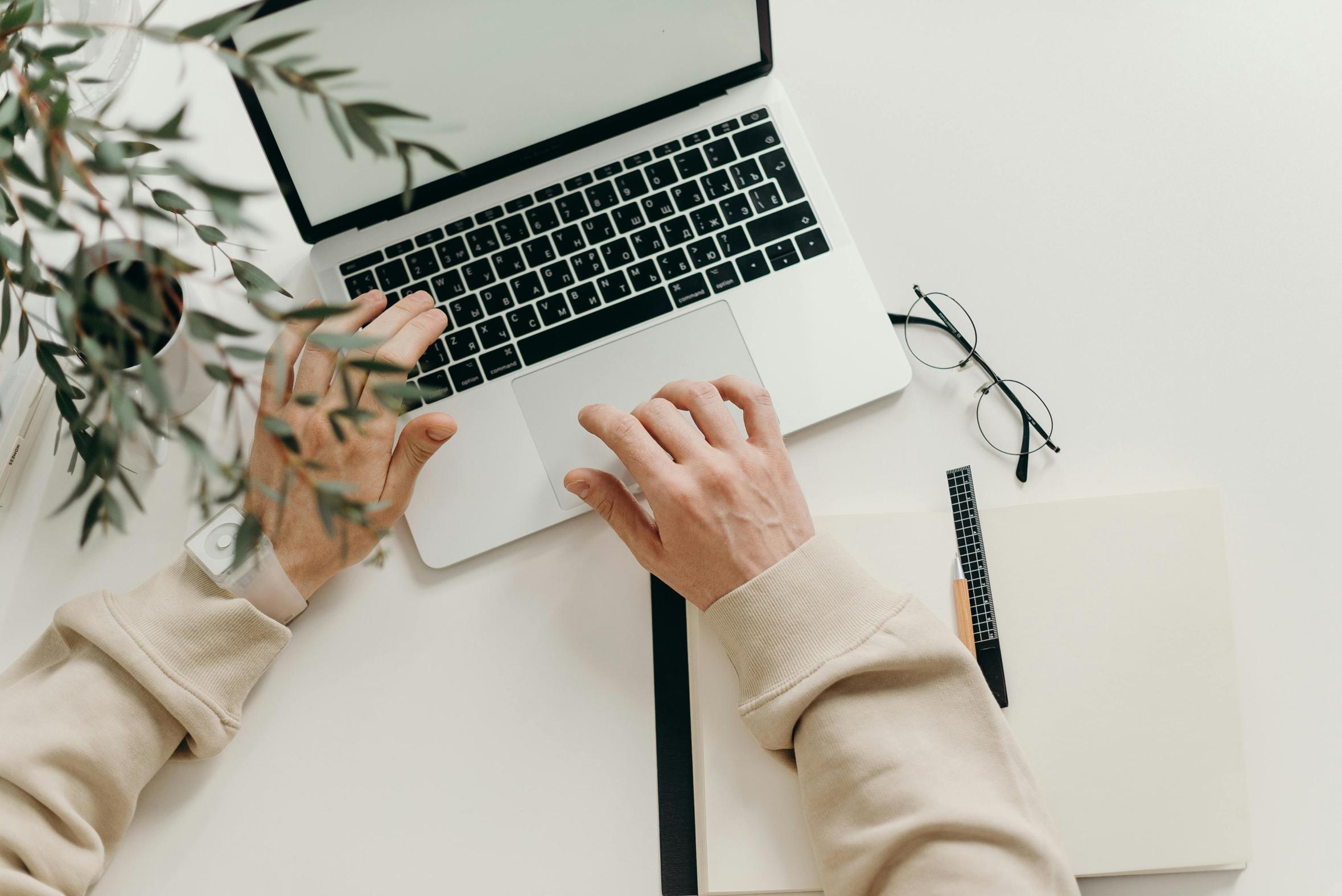 Solución de problemas con el comando de borrar en Mac con teclados externos